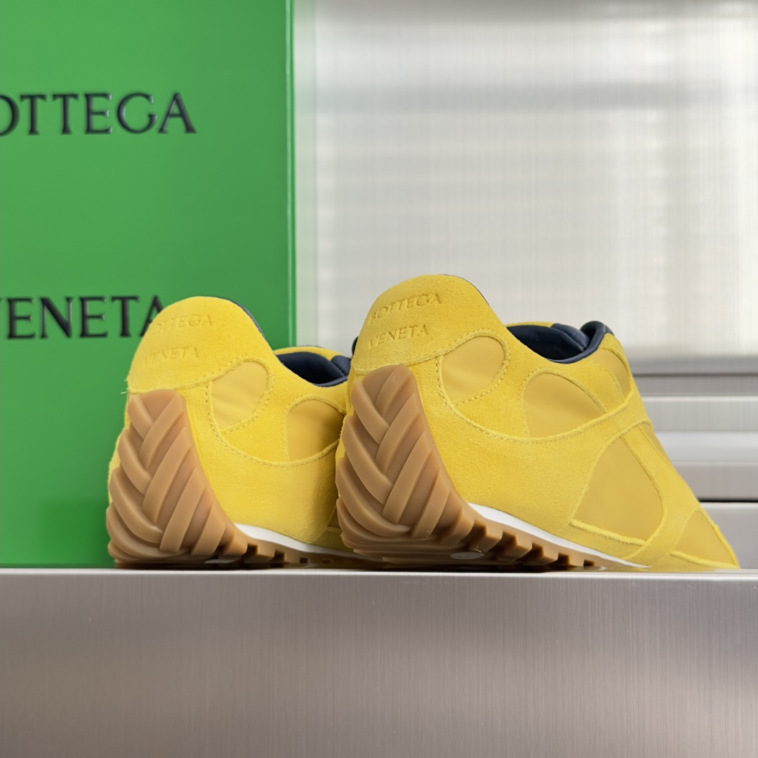 顶级版本:情侣款 Bottega Veneta 葆蝶家BV最新款Orbit Flash系列 情侣款 复古 网面 休闲 顶级版本:情侣款 Bottega Veneta 葆蝶家BV最新款Orbit Flash系列 情侣款 复古 网面 休闲