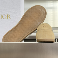顶级版本:女款 Dior迪奥 最新Ribbon系列 休闲 运动鞋 德训鞋 阿甘鞋 这款 Dior Ribbon 运动鞋由 顶级版本:女款 Dior迪奥 最新Ribbon系列 休闲 运动鞋 德训鞋 阿甘鞋 这款 Dior Ribbon 运动鞋由