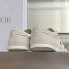 顶级版本:女款 Dior迪奥 最新Ribbon系列 休闲 运动鞋 德训鞋 阿甘鞋 这款 Dior Ribbon 运动鞋由 顶级版本:女款 Dior迪奥 最新Ribbon系列 休闲 运动鞋 德训鞋 阿甘鞋 这款 Dior Ribbon 运动鞋由