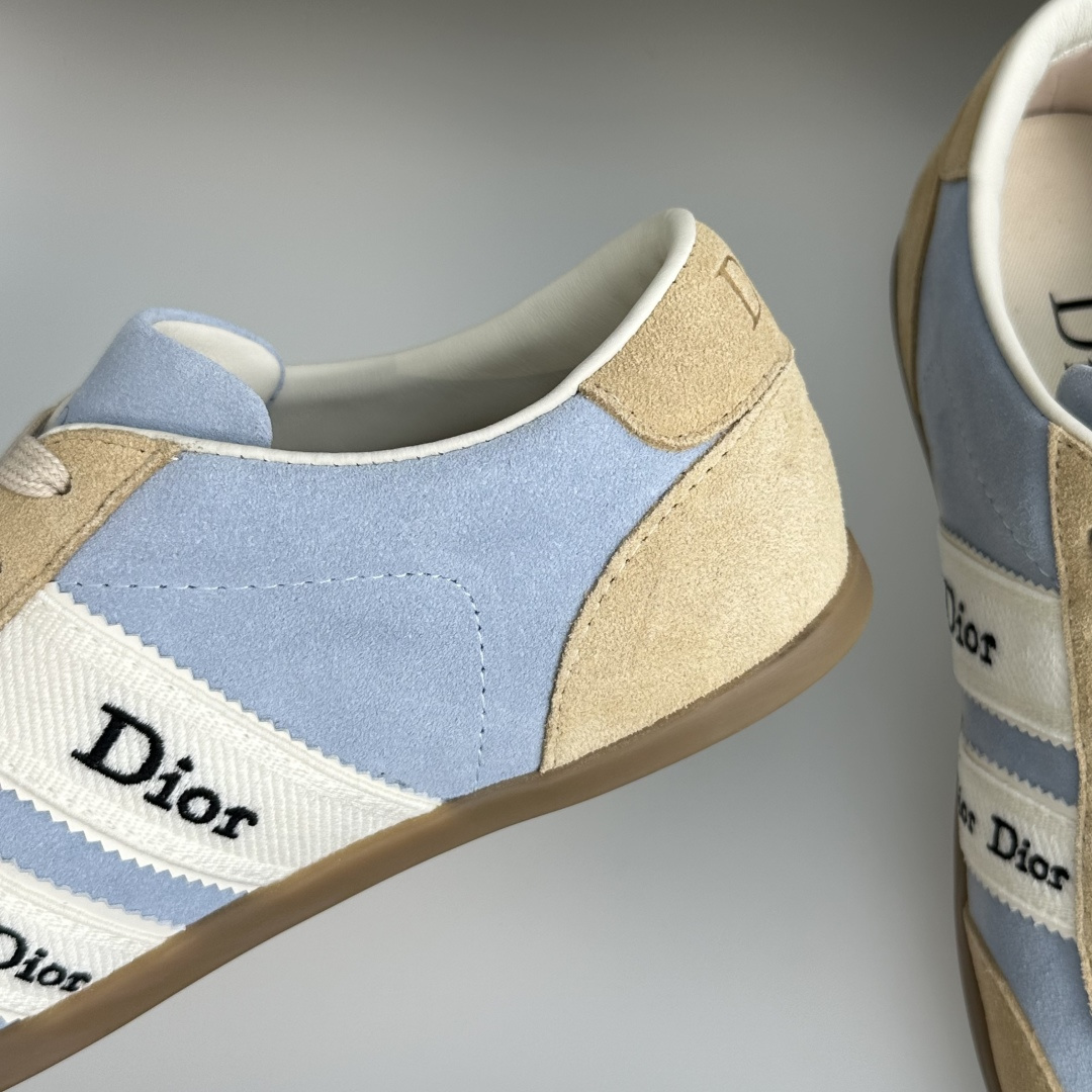 顶级版本:女款 Dior迪奥 最新Ribbon系列 休闲 运动鞋 德训鞋 阿甘鞋 这款 Dior Ribbon 运动鞋由 顶级版本:女款 Dior迪奥 最新Ribbon系列 休闲 运动鞋 德训鞋 阿甘鞋 这款 Dior Ribbon 运动鞋由