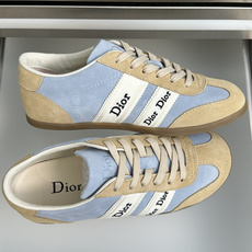顶级版本:女款 Dior迪奥 最新Ribbon系列 休闲 运动鞋 德训鞋 阿甘鞋 这款 Dior Ribbon 运动鞋由 顶级版本:女款 Dior迪奥 最新Ribbon系列 休闲 运动鞋 德训鞋 阿甘鞋 这款 Dior Ribbon 运动鞋由