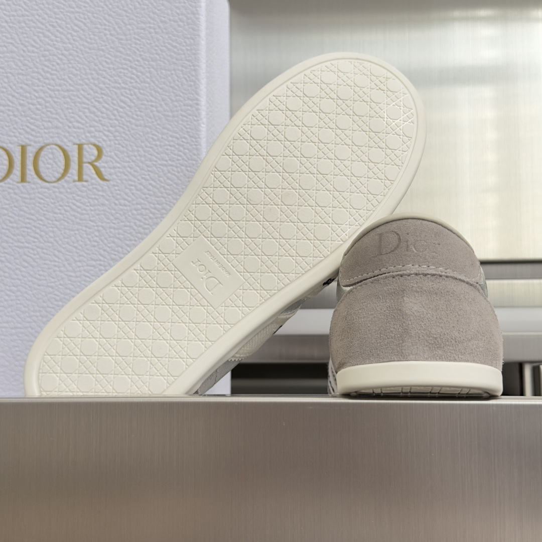 顶级版本：女款 Dior迪奥 最新Ribbon系列 休闲 运动鞋 德训鞋 阿甘鞋 这款 Dior Ribbon 运动鞋由