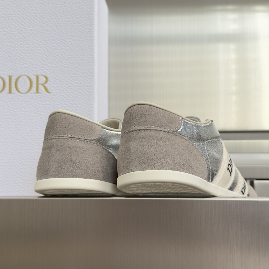 顶级版本：女款 Dior迪奥 最新Ribbon系列 休闲 运动鞋 德训鞋 阿甘鞋 这款 Dior Ribbon 运动鞋由