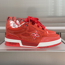 顶级版本:男款 LV驴牌L家SKATE 系列 最新配色 Tariner运动鞋 四叶草 滑板鞋 情侣款 复古篮球鞋 原版购 顶级版本:男款 LV驴牌L家SKATE 系列 最新配色 Tariner运动鞋 四叶草 滑板鞋 情侣款 复古篮球鞋 原版购