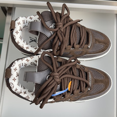 顶级版本:男款 LV驴牌L家SKATE 系列 最新配色 Tariner运动鞋 四叶草 滑板鞋 情侣款 复古篮球鞋 原版购 顶级版本:男款 LV驴牌L家SKATE 系列 最新配色 Tariner运动鞋 四叶草 滑板鞋 情侣款 复古篮球鞋 原版购