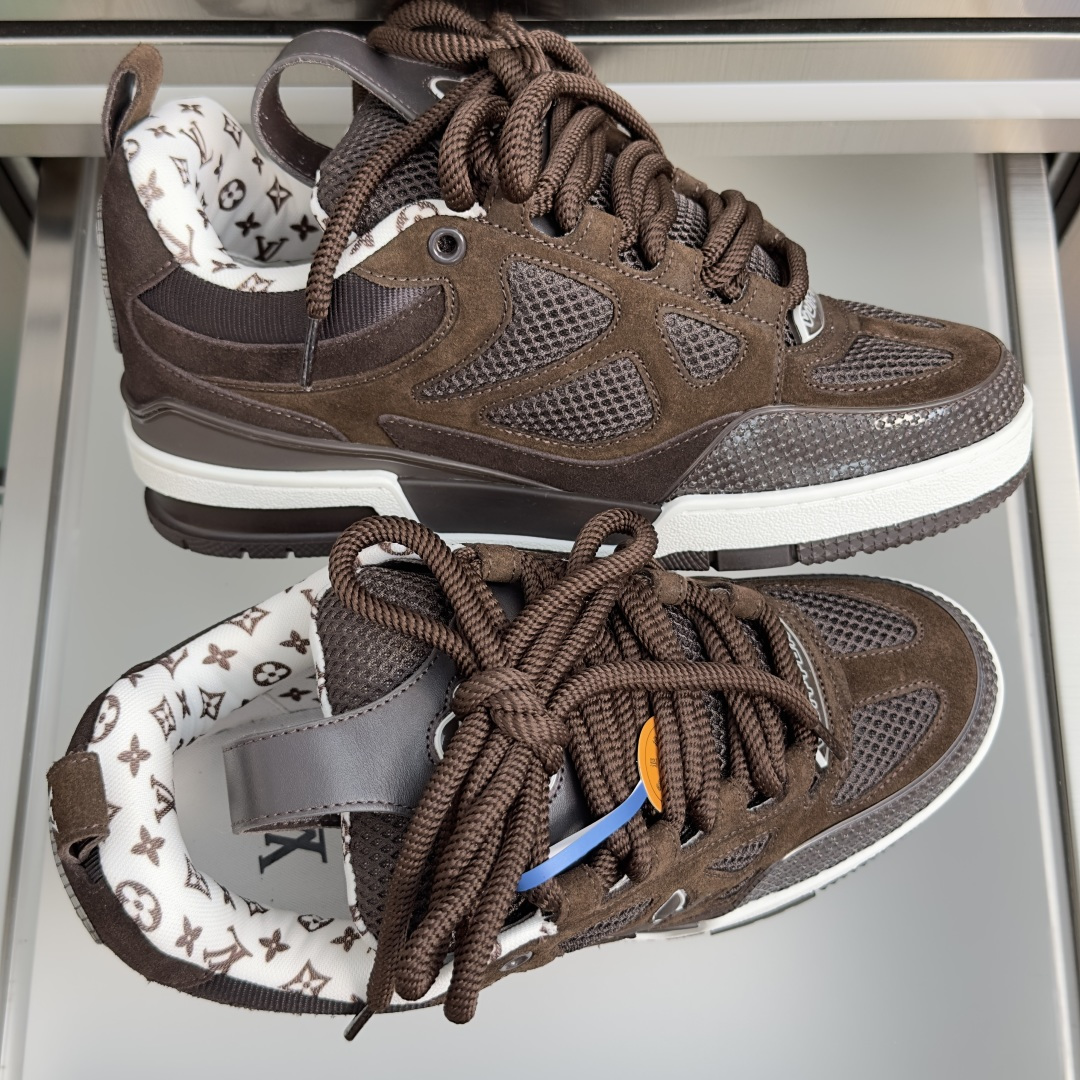 顶级版本:男款 LV驴牌L家SKATE 系列 最新配色 Tariner运动鞋 四叶草 滑板鞋 情侣款 复古篮球鞋 原版购 顶级版本:男款 LV驴牌L家SKATE 系列 最新配色 Tariner运动鞋 四叶草 滑板鞋 情侣款 复古篮球鞋 原版购