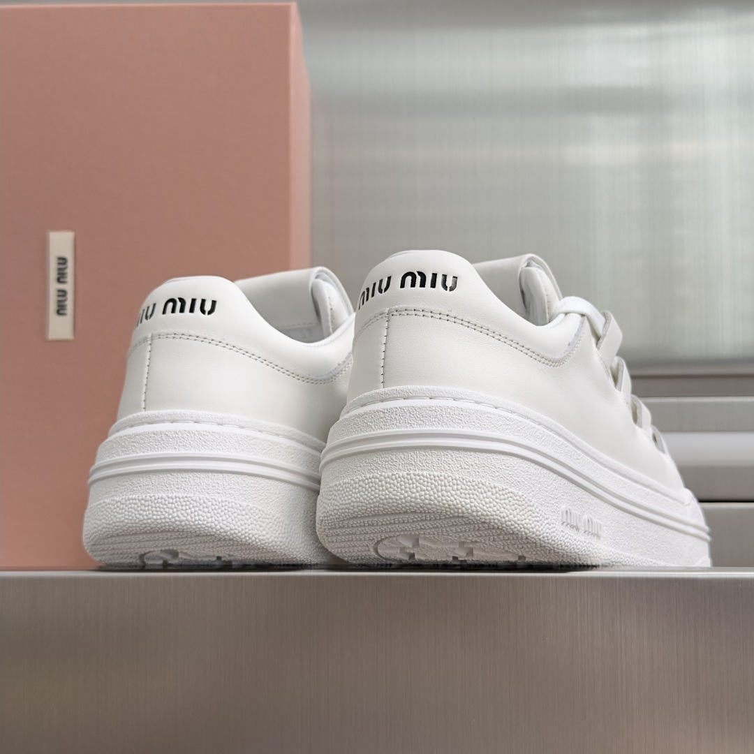 顶级版本：女款 MiuMiu缪缪 最新爆款 复古 厚底 休闲 运动鞋 板鞋 小白鞋 原版购入开发 做货 miumiu最新