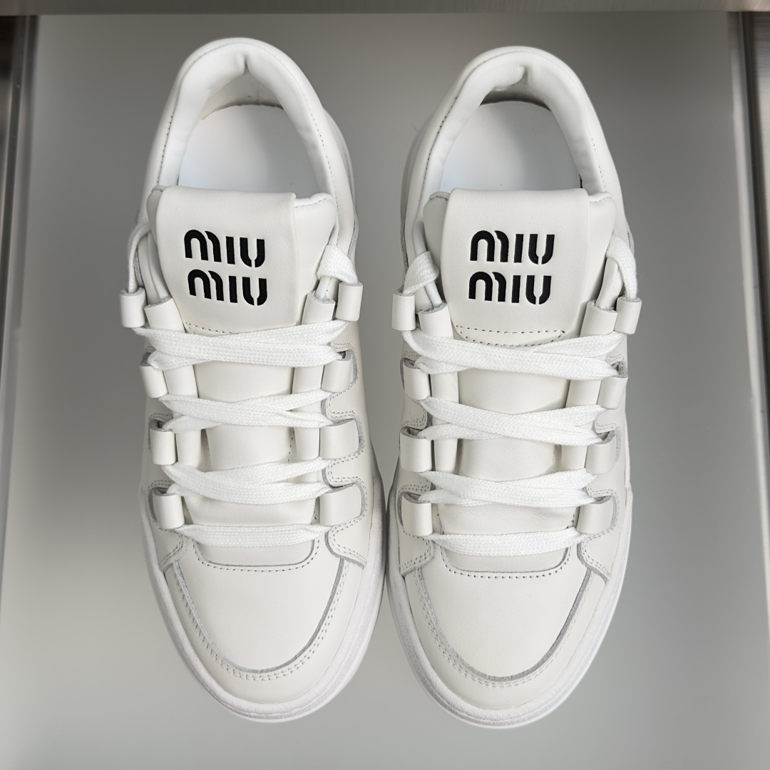 顶级版本：女款 MiuMiu缪缪 最新爆款 复古 厚底 休闲 运动鞋 板鞋 小白鞋 原版购入开发 做货 miumiu最新