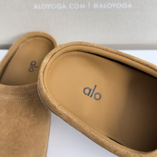 顶级版本:女款 Alo Yoga最新 Recovery系列 厚底 勃肯鞋 包头 拖鞋 Recovery 拖鞋。 凭借其云 顶级版本:女款 Alo Yoga最新 Recovery系列 厚底 勃肯鞋 包头 拖鞋 Recovery 拖鞋。 凭借其云