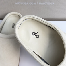 顶级版本:女款 Alo Yoga最新 Recovery系列 厚底 勃肯鞋 包头 拖鞋 Recovery 拖鞋。 凭借其云 顶级版本:女款 Alo Yoga最新 Recovery系列 厚底 勃肯鞋 包头 拖鞋 Recovery 拖鞋。 凭借其云