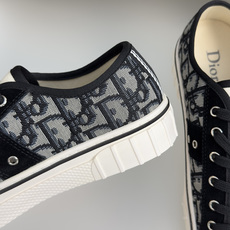 顶级版本:情侣款 Dior 迪奥最新Hooper系列 复古 厚底 篮球鞋 情侣款 帆布鞋 休闲 运动鞋 这款 Dior 顶级版本:情侣款 Dior 迪奥最新Hooper系列 复古 厚底 篮球鞋 情侣款 帆布鞋 休闲 运动鞋 这款 Dior