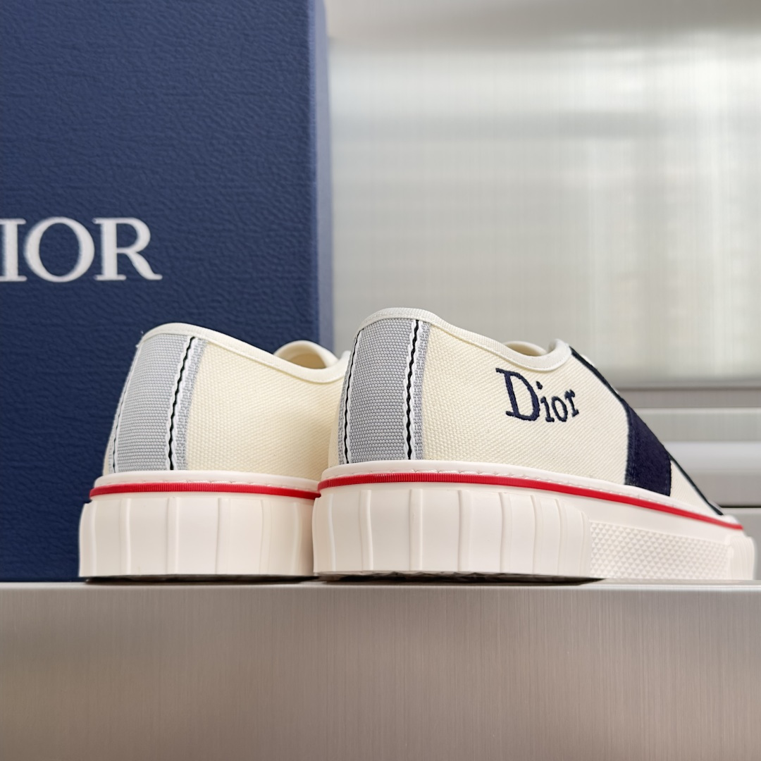 顶级版本:情侣款 Dior 迪奥最新Hooper系列 复古 厚底 篮球鞋 情侣款 帆布鞋 休闲 运动鞋 这款 Dior 顶级版本:情侣款 Dior 迪奥最新Hooper系列 复古 厚底 篮球鞋 情侣款 帆布鞋 休闲 运动鞋 这款 Dior