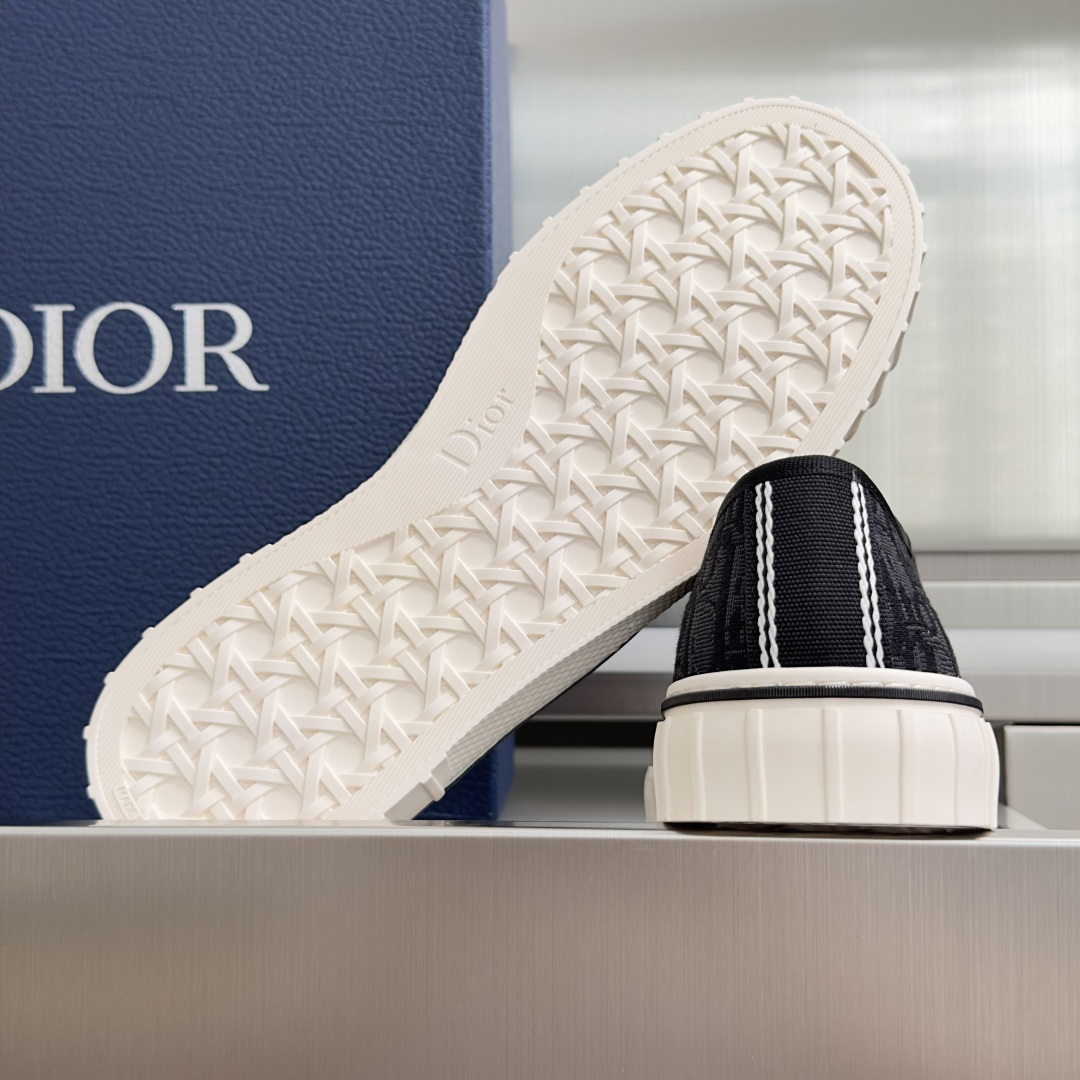 顶级版本：情侣款 Dior 迪奥最新Hooper系列 复古 厚底 篮球鞋 情侣款 帆布鞋 休闲 运动鞋 这款 Dior 