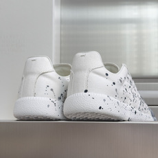 顶级版本:情侣款 MaisonMargiela MM6 马吉拉 情侣款 德训鞋 休闲 运动鞋 原版购入开发 做货 鬼才设 顶级版本:情侣款 MaisonMargiela MM6 马吉拉 情侣款 德训鞋 休闲 运动鞋 原版购入开发 做货 鬼才设