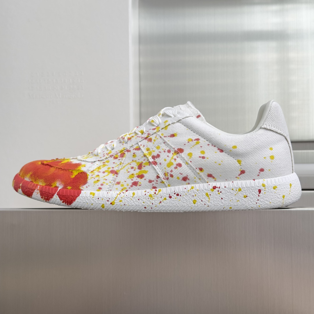 顶级版本:情侣款 MaisonMargiela MM6 马吉拉 情侣款 德训鞋 休闲 运动鞋 原版购入开发 做货 鬼才设 顶级版本:情侣款 MaisonMargiela MM6 马吉拉 情侣款 德训鞋 休闲 运动鞋 原版购入开发 做货 鬼才设