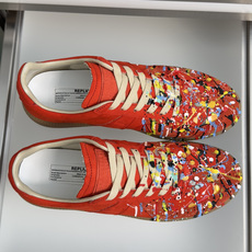 顶级版本:情侣款 MaisonMargiela MM6 马吉拉 情侣款 德训鞋 休闲 运动鞋 原版购入开发 做货 鬼才设 顶级版本:情侣款 MaisonMargiela MM6 马吉拉 情侣款 德训鞋 休闲 运动鞋 原版购入开发 做货 鬼才设