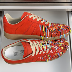 顶级版本:情侣款 MaisonMargiela MM6 马吉拉 情侣款 德训鞋 休闲 运动鞋 原版购入开发 做货 鬼才设 顶级版本:情侣款 MaisonMargiela MM6 马吉拉 情侣款 德训鞋 休闲 运动鞋 原版购入开发 做货 鬼才设