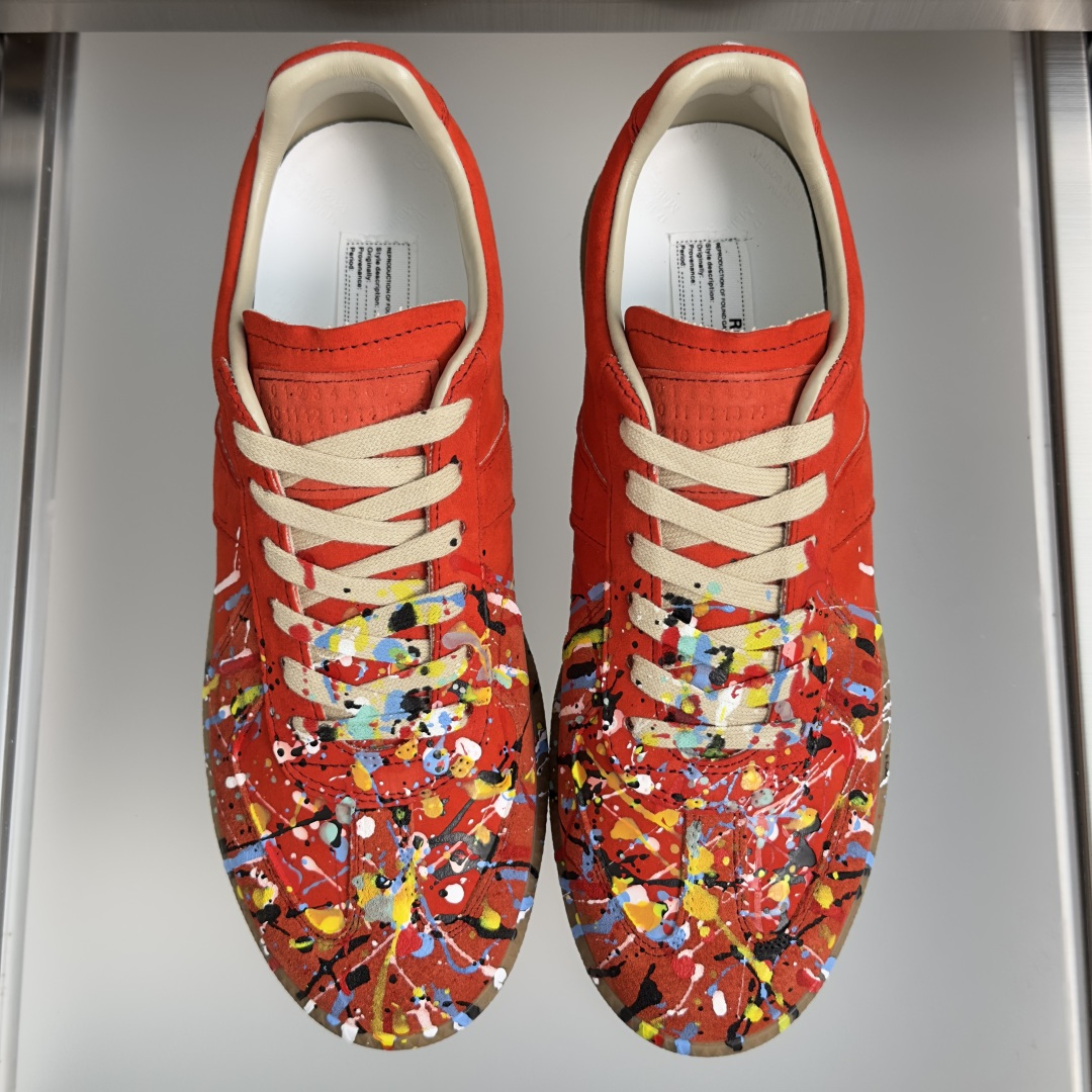 顶级版本:情侣款 MaisonMargiela MM6 马吉拉 情侣款 德训鞋 休闲 运动鞋 原版购入开发 做货 鬼才设 顶级版本:情侣款 MaisonMargiela MM6 马吉拉 情侣款 德训鞋 休闲 运动鞋 原版购入开发 做货 鬼才设