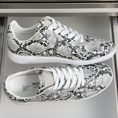 顶级版本:情侣款 MaisonMargiela MM6 马吉拉 情侣款 德训鞋 休闲 运动鞋 原版购入开发 做货 鬼才设 顶级版本:情侣款 MaisonMargiela MM6 马吉拉 情侣款 德训鞋 休闲 运动鞋 原版购入开发 做货 鬼才设