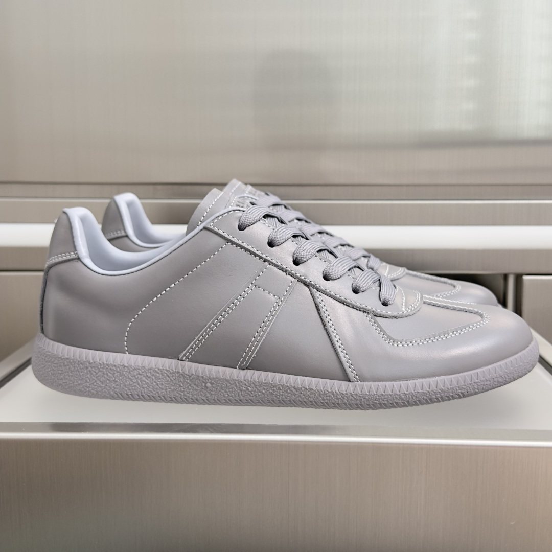 顶级版本:情侣款 MaisonMargiela MM6 马吉拉 情侣款 德训鞋 休闲 运动鞋 原版购入开发 做货 鬼才设 顶级版本:情侣款 MaisonMargiela MM6 马吉拉 情侣款 德训鞋 休闲 运动鞋 原版购入开发 做货 鬼才设