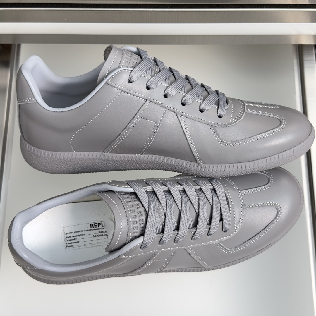 顶级版本:情侣款 MaisonMargiela MM6 马吉拉 情侣款 德训鞋 休闲 运动鞋 原版购入开发 做货 鬼才设 顶级版本:情侣款 MaisonMargiela MM6 马吉拉 情侣款 德训鞋 休闲 运动鞋 原版购入开发 做货 鬼才设