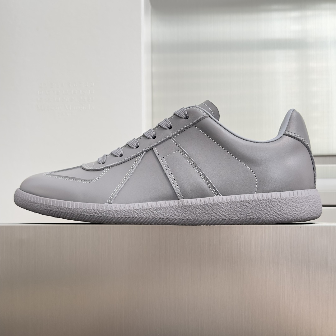顶级版本:情侣款 MaisonMargiela MM6 马吉拉 情侣款 德训鞋 休闲 运动鞋 原版购入开发 做货 鬼才设 顶级版本:情侣款 MaisonMargiela MM6 马吉拉 情侣款 德训鞋 休闲 运动鞋 原版购入开发 做货 鬼才设