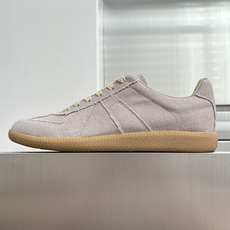 顶级版本:情侣款 MaisonMargiela MM6 马吉拉 情侣款 德训鞋 休闲 运动鞋 原版购入开发 做货 鬼才设 顶级版本:情侣款 MaisonMargiela MM6 马吉拉 情侣款 德训鞋 休闲 运动鞋 原版购入开发 做货 鬼才设