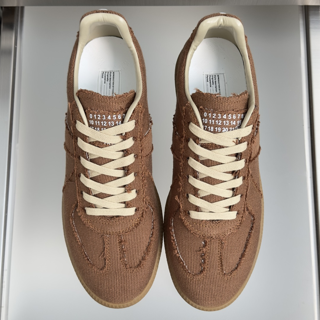 顶级版本:情侣款 MaisonMargiela MM6 马吉拉 情侣款 德训鞋 休闲 运动鞋 原版购入开发 做货 鬼才设 顶级版本:情侣款 MaisonMargiela MM6 马吉拉 情侣款 德训鞋 休闲 运动鞋 原版购入开发 做货 鬼才设
