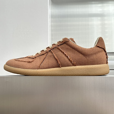 顶级版本:情侣款 MaisonMargiela MM6 马吉拉 情侣款 德训鞋 休闲 运动鞋 原版购入开发 做货 鬼才设 顶级版本:情侣款 MaisonMargiela MM6 马吉拉 情侣款 德训鞋 休闲 运动鞋 原版购入开发 做货 鬼才设