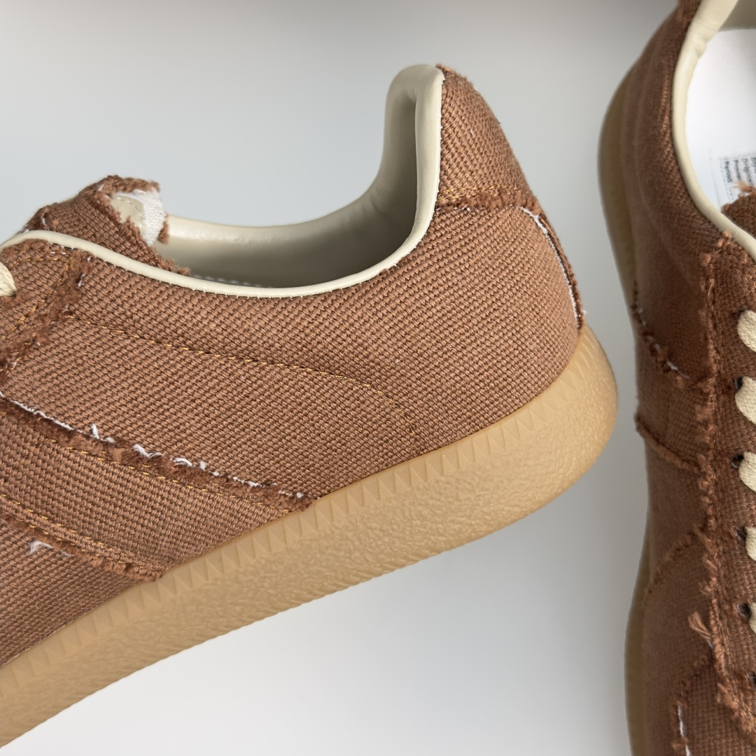 顶级版本:情侣款 MaisonMargiela MM6 马吉拉 情侣款 德训鞋 休闲 运动鞋 原版购入开发 做货 鬼才设 顶级版本:情侣款 MaisonMargiela MM6 马吉拉 情侣款 德训鞋 休闲 运动鞋 原版购入开发 做货 鬼才设
