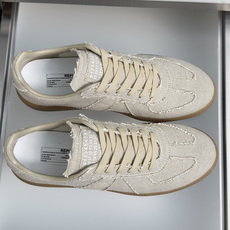 顶级版本:情侣款 MaisonMargiela MM6 马吉拉 情侣款 德训鞋 休闲 运动鞋 原版购入开发 做货 鬼才设 顶级版本:情侣款 MaisonMargiela MM6 马吉拉 情侣款 德训鞋 休闲 运动鞋 原版购入开发 做货 鬼才设