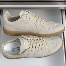 顶级版本:情侣款 MaisonMargiela MM6 马吉拉 情侣款 德训鞋 休闲 运动鞋 原版购入开发 做货 鬼才设 顶级版本:情侣款 MaisonMargiela MM6 马吉拉 情侣款 德训鞋 休闲 运动鞋 原版购入开发 做货 鬼才设