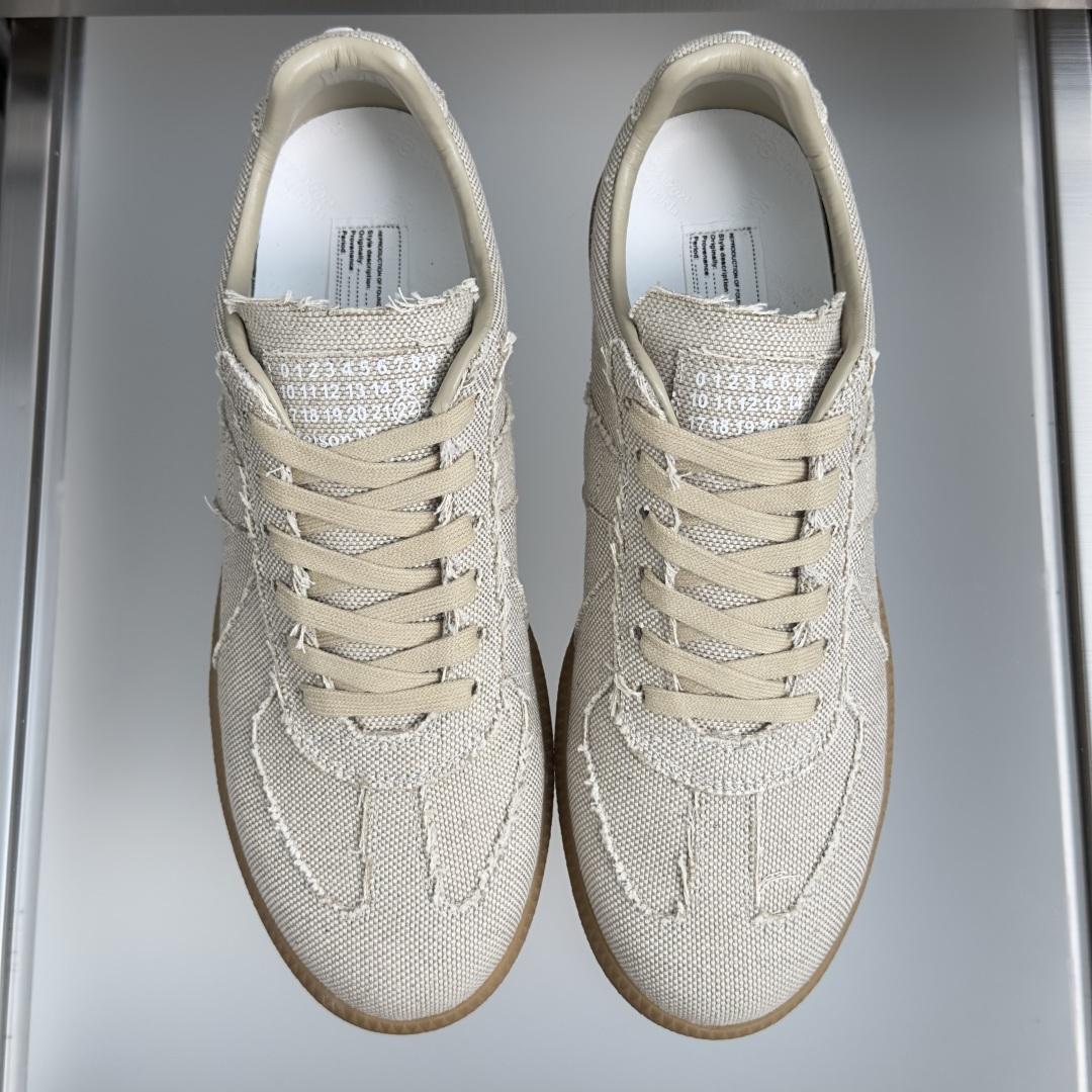顶级版本:情侣款 MaisonMargiela MM6 马吉拉 情侣款 德训鞋 休闲 运动鞋 原版购入开发 做货 鬼才设 顶级版本:情侣款 MaisonMargiela MM6 马吉拉 情侣款 德训鞋 休闲 运动鞋 原版购入开发 做货 鬼才设