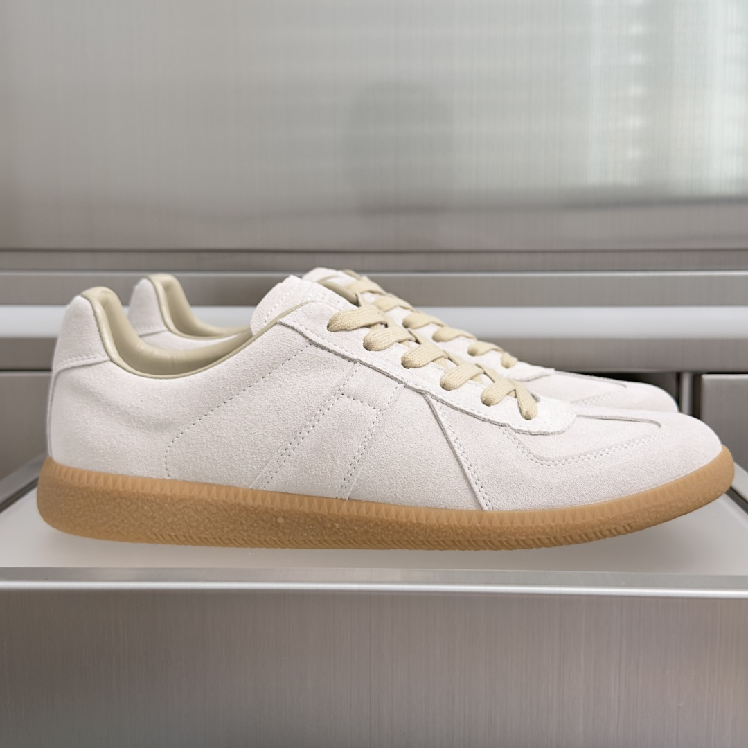 顶级版本:情侣款 MaisonMargiela MM6 马吉拉 情侣款 德训鞋 休闲 运动鞋 原版购入开发 做货 鬼才设 顶级版本:情侣款 MaisonMargiela MM6 马吉拉 情侣款 德训鞋 休闲 运动鞋 原版购入开发 做货 鬼才设
