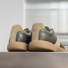 顶级版本:情侣款 MaisonMargiela MM6 马吉拉 情侣款 德训鞋 休闲 运动鞋 原版购入开发 做货 鬼才设 顶级版本:情侣款 MaisonMargiela MM6 马吉拉 情侣款 德训鞋 休闲 运动鞋 原版购入开发 做货 鬼才设