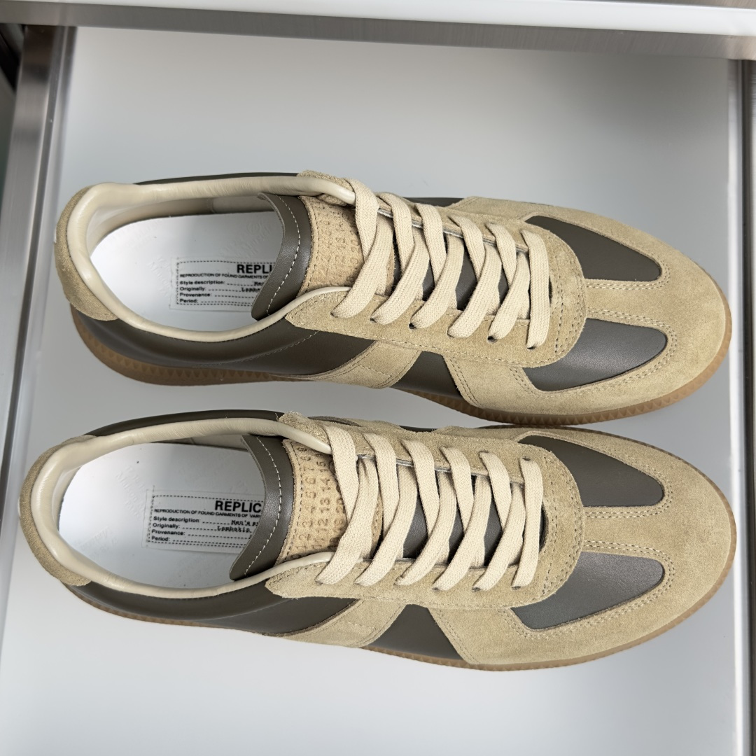 顶级版本:情侣款 MaisonMargiela MM6 马吉拉 情侣款 德训鞋 休闲 运动鞋 原版购入开发 做货 鬼才设 顶级版本:情侣款 MaisonMargiela MM6 马吉拉 情侣款 德训鞋 休闲 运动鞋 原版购入开发 做货 鬼才设