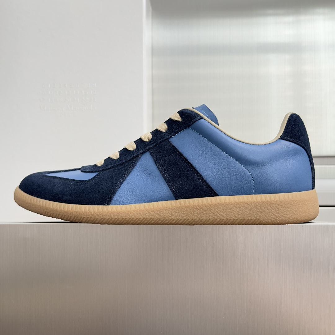 顶级版本:情侣款 MaisonMargiela MM6 马吉拉 情侣款 德训鞋 休闲 运动鞋 原版购入开发 做货 鬼才设 顶级版本:情侣款 MaisonMargiela MM6 马吉拉 情侣款 德训鞋 休闲 运动鞋 原版购入开发 做货 鬼才设
