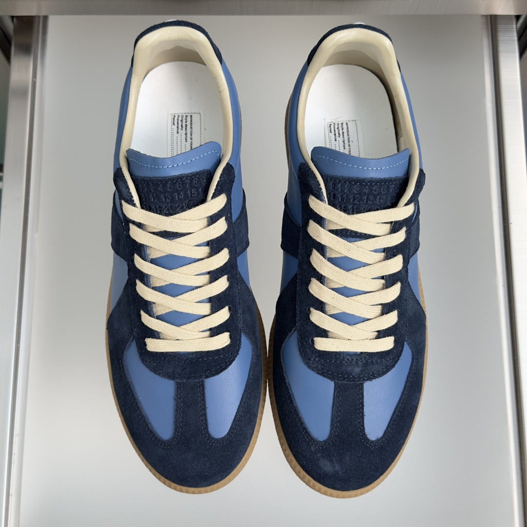 顶级版本:情侣款 MaisonMargiela MM6 马吉拉 情侣款 德训鞋 休闲 运动鞋 原版购入开发 做货 鬼才设 顶级版本:情侣款 MaisonMargiela MM6 马吉拉 情侣款 德训鞋 休闲 运动鞋 原版购入开发 做货 鬼才设