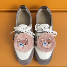 顶级版本:女款 LV路易威登 L家 驴牌 最新Sneakerina系列 黑白 熊猫配色 玛丽珍 芭蕾运动鞋 德训鞋 休 顶级版本:女款 LV路易威登 L家 驴牌 最新Sneakerina系列 黑白 熊猫配色 玛丽珍 芭蕾运动鞋 德训鞋 休