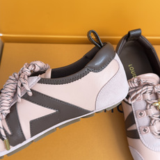 顶级版本:女款 LV路易威登 L家 驴牌 最新Sneakerina系列 黑白 熊猫配色 玛丽珍 芭蕾运动鞋 德训鞋 休 顶级版本:女款 LV路易威登 L家 驴牌 最新Sneakerina系列 黑白 熊猫配色 玛丽珍 芭蕾运动鞋 德训鞋 休