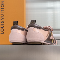顶级版本:女款 LV路易威登 L家 驴牌 最新Sneakerina系列 黑白 熊猫配色 玛丽珍 芭蕾运动鞋 德训鞋 休 顶级版本:女款 LV路易威登 L家 驴牌 最新Sneakerina系列 黑白 熊猫配色 玛丽珍 芭蕾运动鞋 德训鞋 休