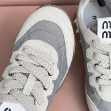 顶级版本:女款 MiuMiu缪缪 最新Tyre系列 网面 休闲 运动鞋 德训鞋 饼干鞋 原版购入开发 做货 这款Tyre 顶级版本:女款 MiuMiu缪缪 最新Tyre系列 网面 休闲 运动鞋 德训鞋 饼干鞋 原版购入开发 做货 这款Tyre
