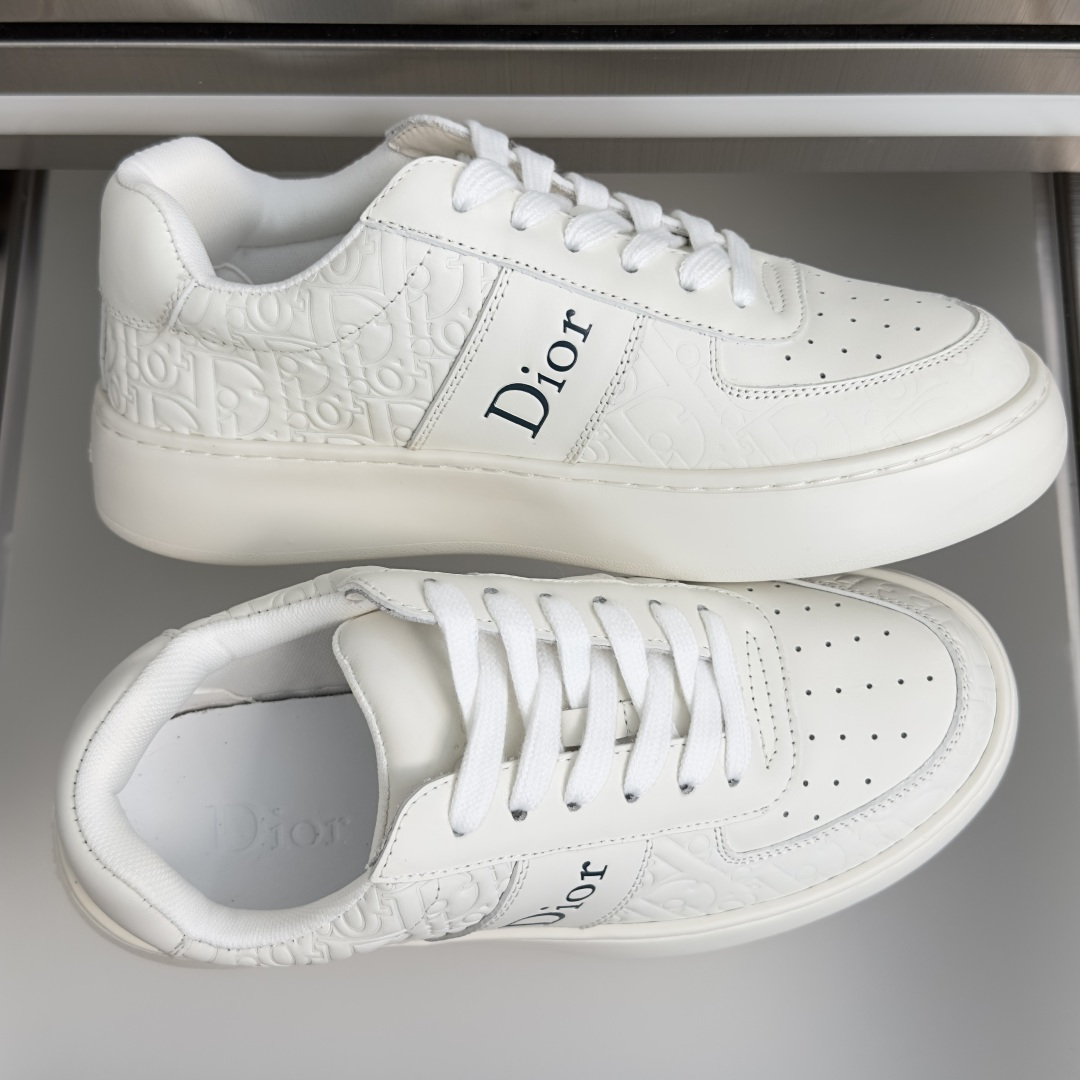 顶级版本:女款 Dior迪奥 Star系列 厚底 小白鞋 休闲 运动鞋 这款 Dior Star 运动鞋重新诠释时尚简 顶级版本:女款 Dior迪奥 Star系列 厚底 小白鞋 休闲 运动鞋 这款 Dior Star 运动鞋重新诠释时尚简
