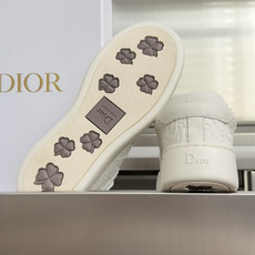 顶级版本:女款 Dior迪奥 Star系列 厚底 小白鞋 休闲 运动鞋 这款 Dior Star 运动鞋重新诠释时尚简 顶级版本:女款 Dior迪奥 Star系列 厚底 小白鞋 休闲 运动鞋 这款 Dior Star 运动鞋重新诠释时尚简