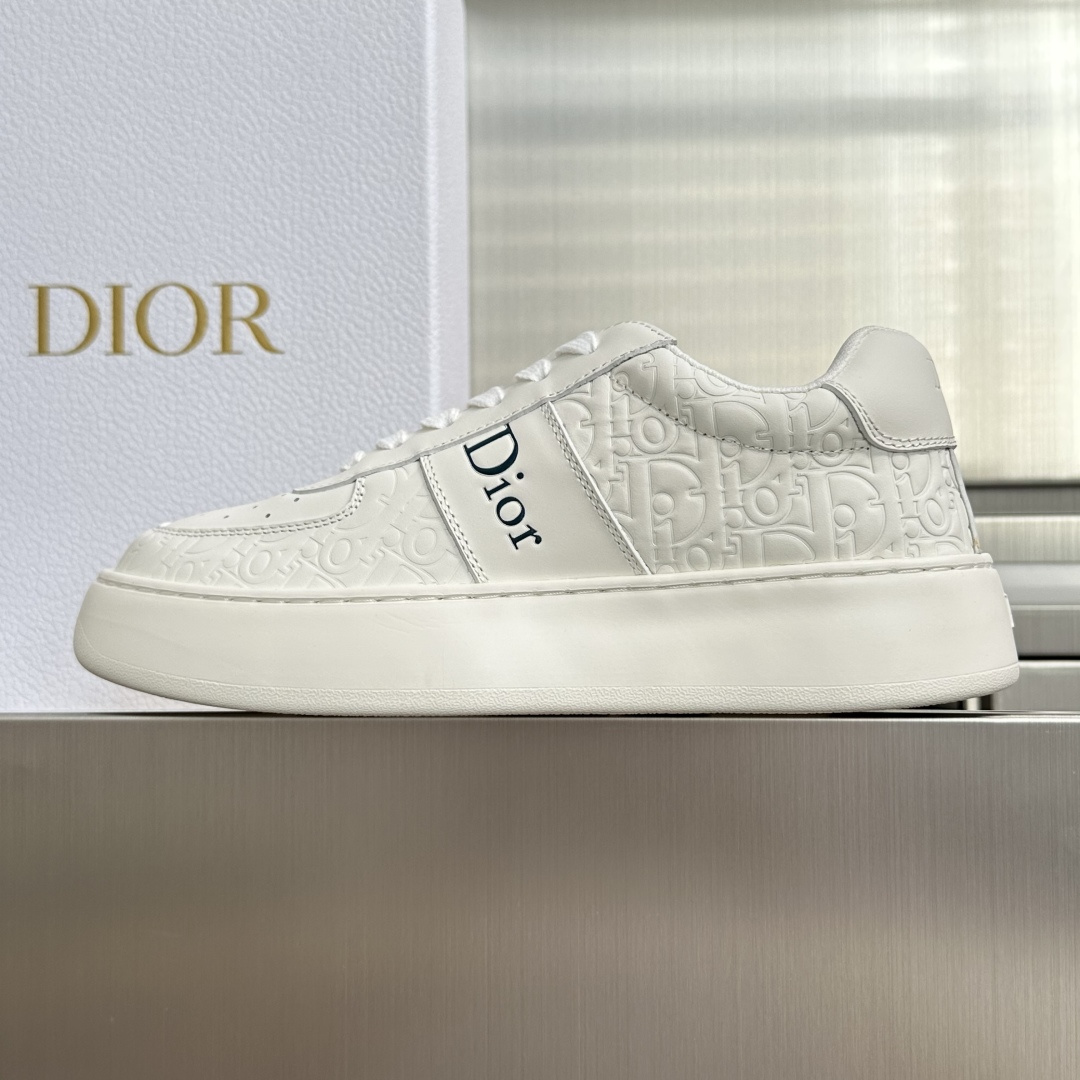 顶级版本:女款 Dior迪奥 Star系列 厚底 小白鞋 休闲 运动鞋 这款 Dior Star 运动鞋重新诠释时尚简 顶级版本:女款 Dior迪奥 Star系列 厚底 小白鞋 休闲 运动鞋 这款 Dior Star 运动鞋重新诠释时尚简
