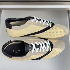 顶级版本:女款 Celine 赛琳 The Flat系列 德训鞋 阿甘鞋 休闲 运动鞋 这是充满街头感的一双鞋子,延 顶级版本:女款 Celine 赛琳 The Flat系列 德训鞋 阿甘鞋 休闲 运动鞋 这是充满街头感的一双鞋子,延