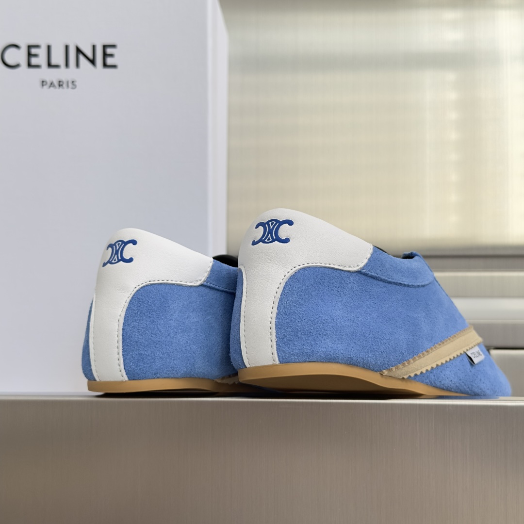 顶级版本：女款 Celine 赛琳 The Flat系列 德训鞋 阿甘鞋 休闲  运动鞋  这是充满街头感的一双鞋子，延