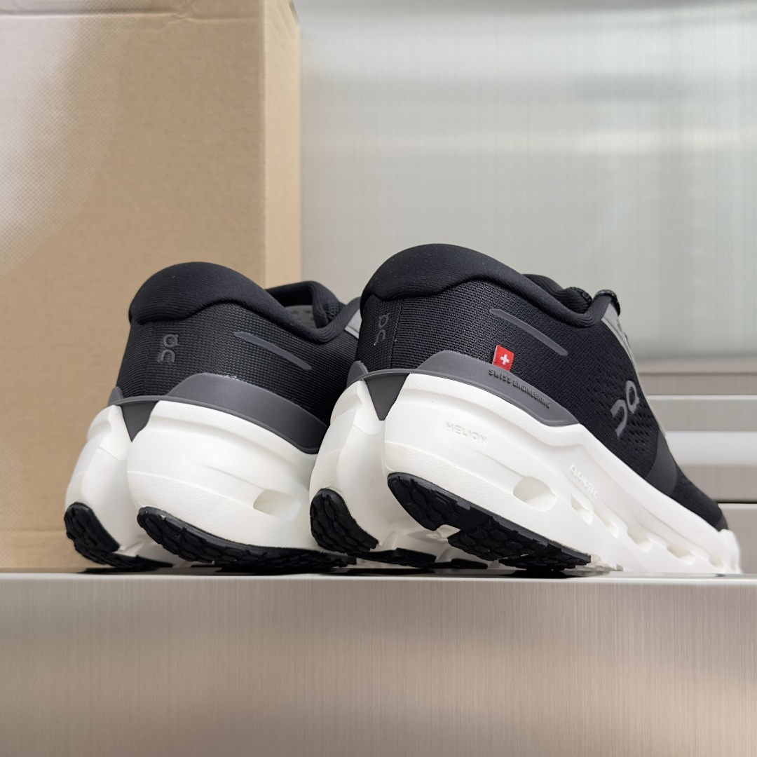 顶级版本：情侣款 On昂跑 Cloudrunner 3系列 厚底 户外 休闲 跑步鞋 运动鞋 训练鞋 Cloudrunn