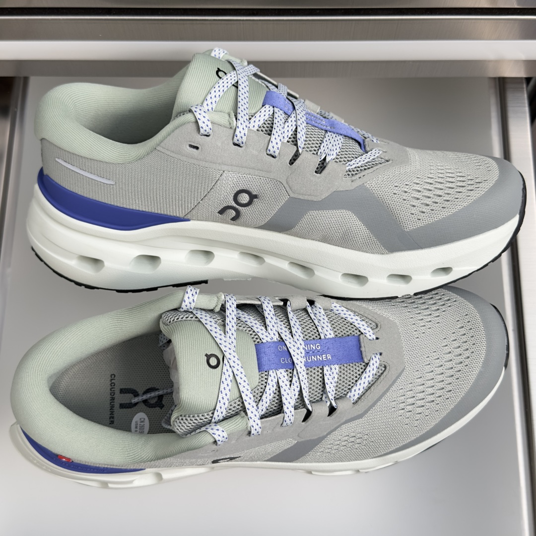 顶级版本:男款 On昂跑 Cloudrunner 3系列 厚底 户外 休闲 跑步鞋 运动鞋 训练鞋 Cloudrunne 顶级版本:男款 On昂跑 Cloudrunner 3系列 厚底 户外 休闲 跑步鞋 运动鞋 训练鞋 Cloudrunne