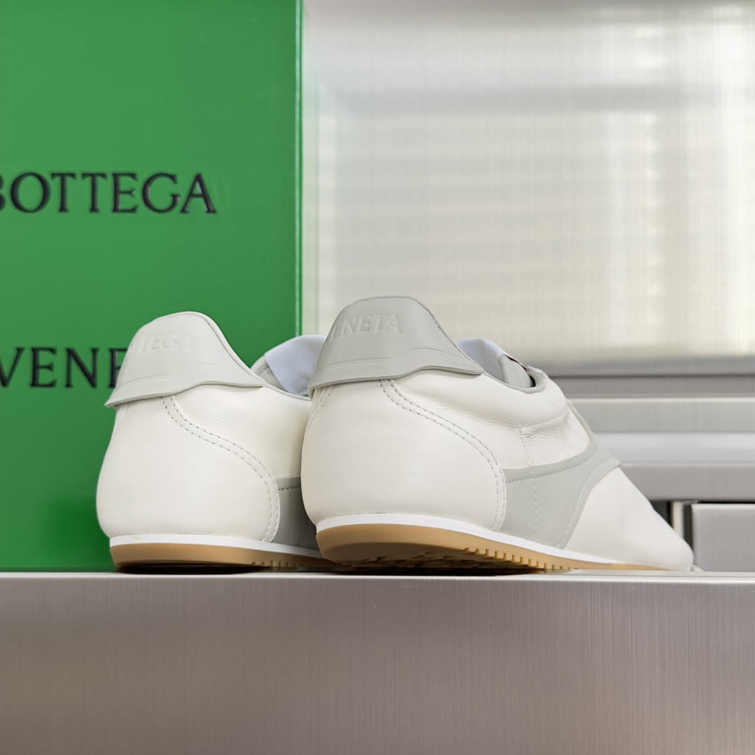 顶级版本: 男士+10Bottega Veneta 葆蝶家BV Shot系列 德训鞋 休闲 运动鞋 26冬季全新都市运动 顶级版本: 男士+10Bottega Veneta 葆蝶家BV Shot系列 德训鞋 休闲 运动鞋 26冬季全新都市运动
